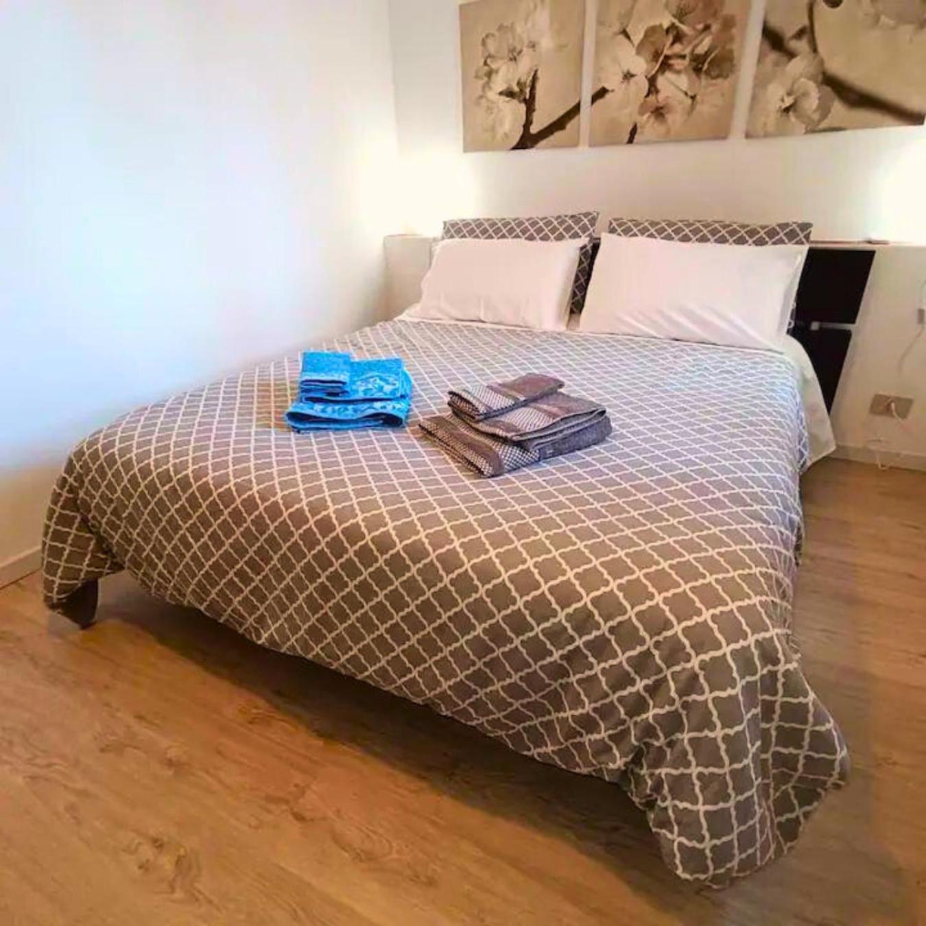 Centro Storico Casa Bellini ***** Apartment ปาแลร์โม ภายนอก รูปภาพ